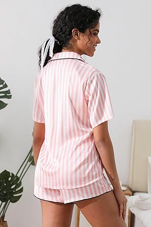 Women's Pajamas Set Sleepwear with Short Sleeve Top & Elastic Waist Shorts